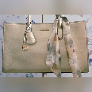 Michael Kors Scarlett East West Satchel in Metallic Gold Leather NWT w/Scarf